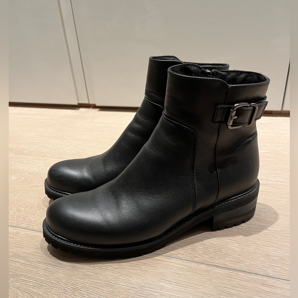 La Canadian - Storm Black Leather Boots - SZ 9.5 ~ LIKE NEW